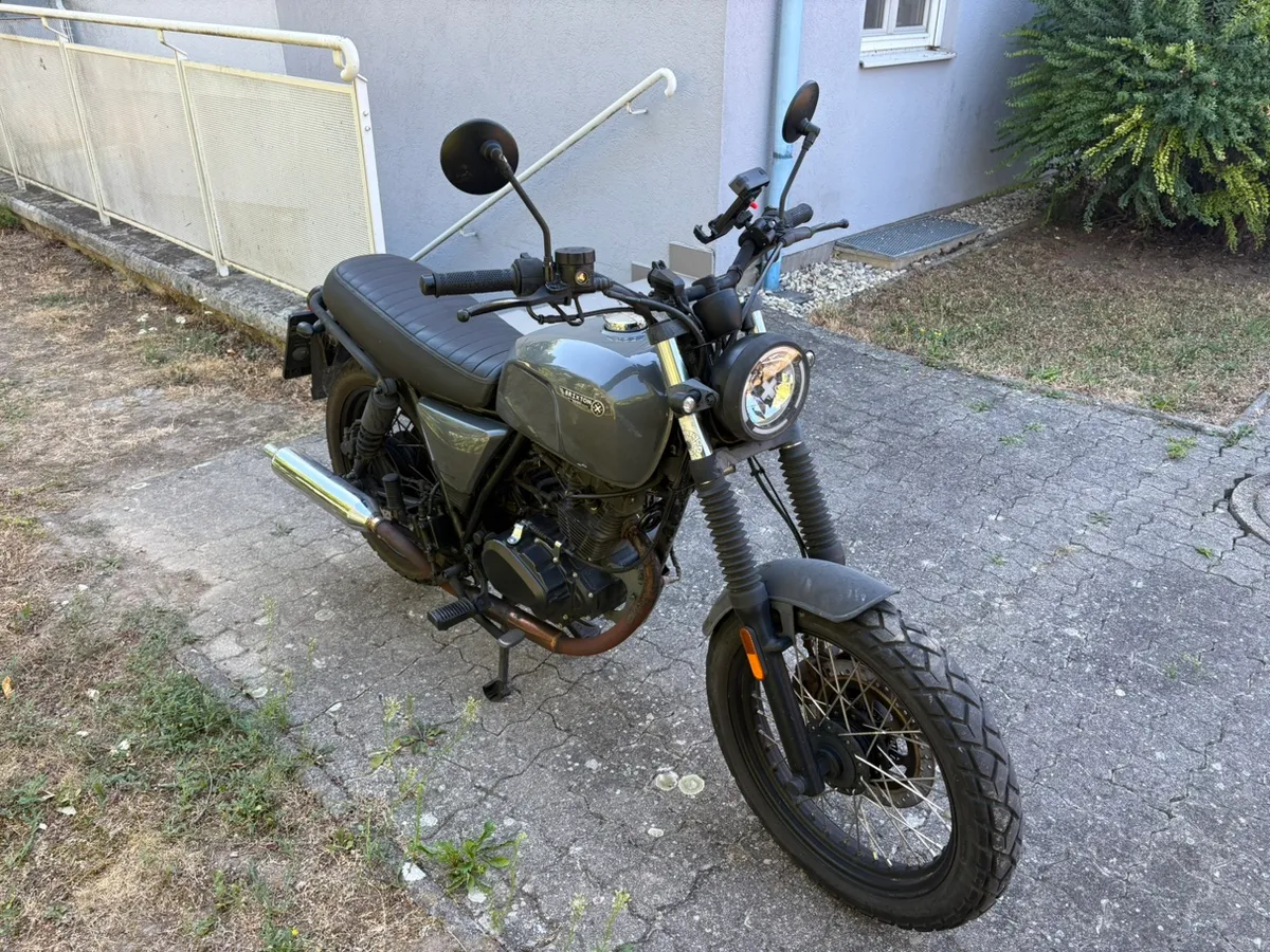 Brixton Cromwell 125