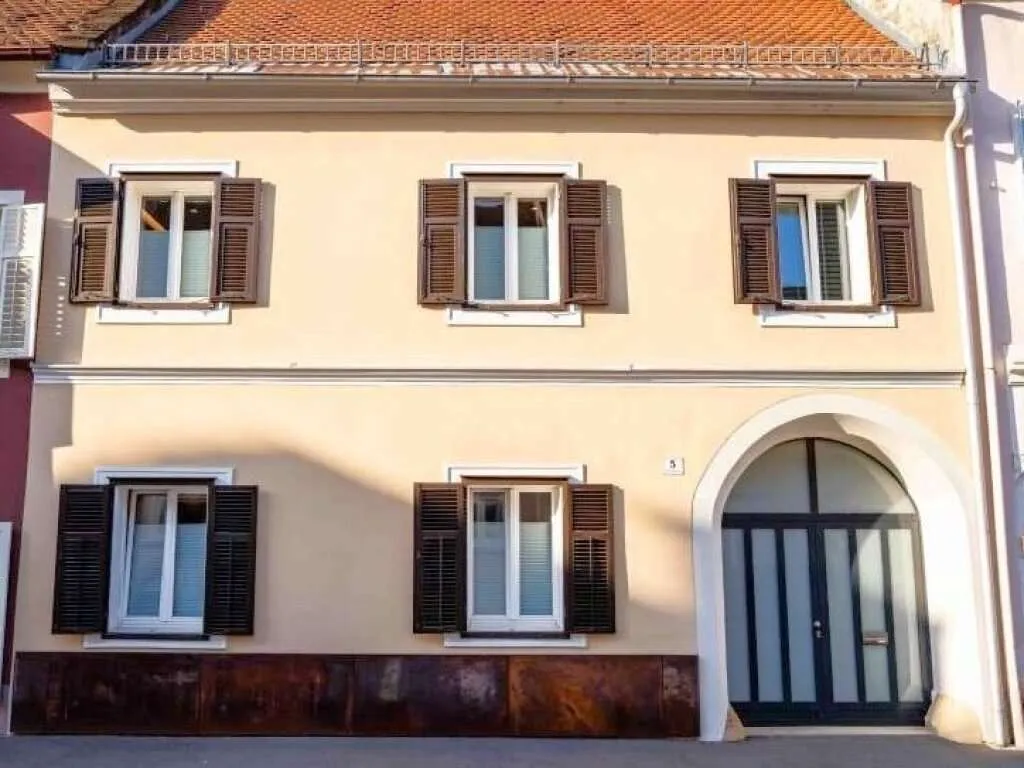 Historisches, saniertes Altstadthaus mit Innenhof in zentraler ruhigen Lage - Widok 3
