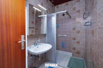 13-Zimmer-Gewerbeimmobilie kaufen in Eisenstadt - Umgebung – 305 m², € 469.000 – Bild 8 von 15