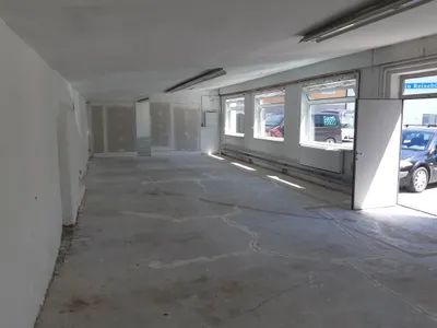 Gewerbeimmobilie mieten in Vöcklabruck – 89 m², € 595