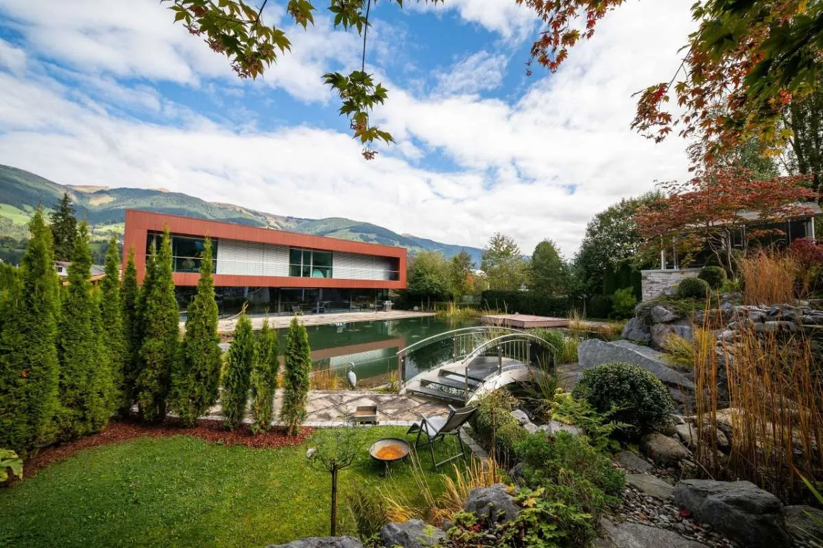 Traumhaftes Wohnhaus mit Gartenlandschaft, Naturteichen und Sauna - Widok 2