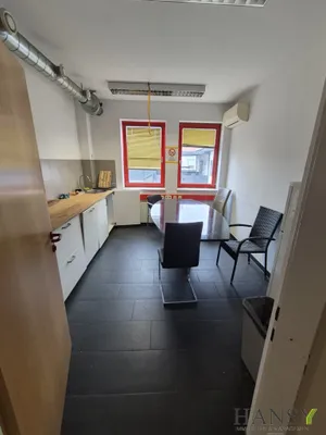11-Zimmer-Gewerbeimmobilie kaufen in Bruck an der Leitha – 1 192 m², € 1.750.000 – Bild 8 von 12