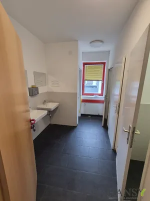 11-Zimmer-Gewerbeimmobilie kaufen in Bruck an der Leitha – 1 192 m², € 1.750.000 – Bild 9 von 12