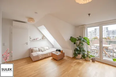 Helle 2-Zimmer-DG-Wohnung im jungen Neubau mit Westterrasse & Klimaanlage - nur 5 Min. Fußweg zur U6 - ab 1.11. / 1.12.26