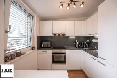 Helle 2-Zimmer-DG-Wohnung im jungen Neubau mit Westterrasse & Klimaanlage - nur 5 Min. Fußweg zur U6 - ab 1.11. / 1.12.26 – Bild 2