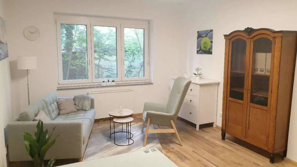 Günstiger Praxisraum/ Wohnung für PsychologIn oder TherapeutIn - Ansicht 3