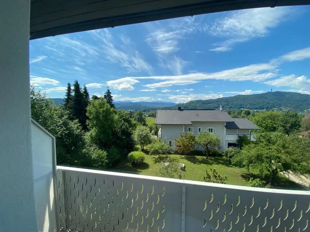 Seeblickwohnung in Grün- Ruhelage mit Balkon in Pörtschach am Wörthersee, neu renoviert - Ansicht 2