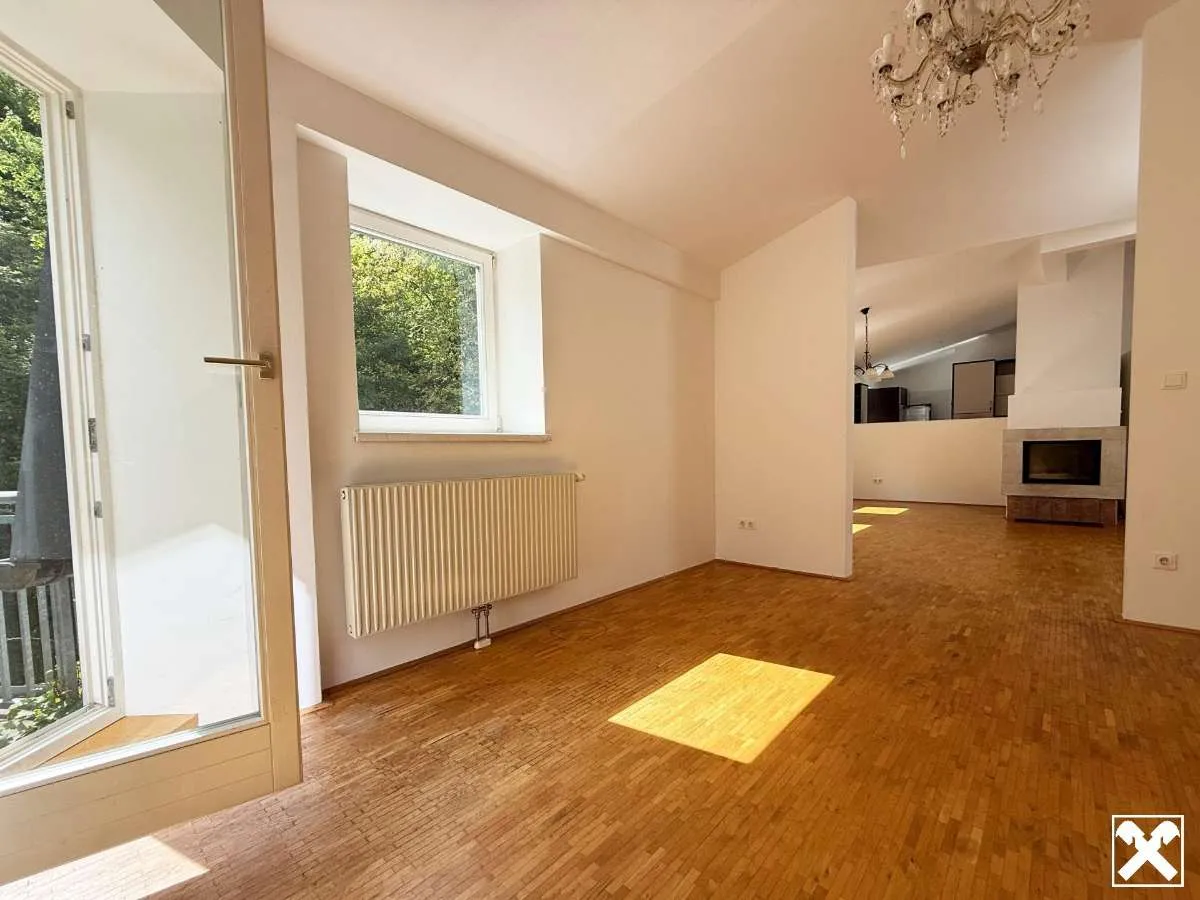 Exklusives Dachgeschoß-Juwel in Turmvilla mit großem Gartenanteil - Ansicht 2