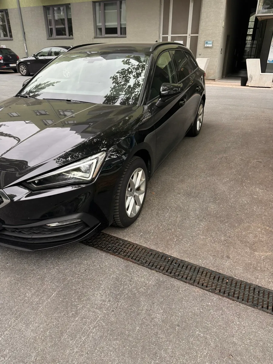Seat Leon 2025 photo 2