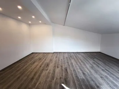 1-Zimmer-Gewerbeimmobilie mieten in Salzburg-Umgebung – 33 m², € 552 – Bild 2 von 4