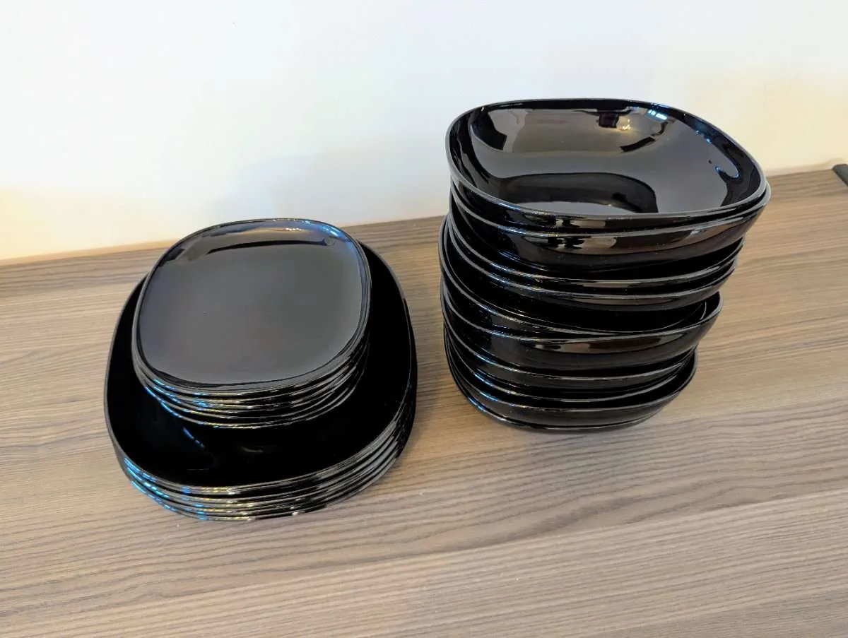 IKEA Geschirr Schwarz, € 25,- (9020 Klagenfurt)