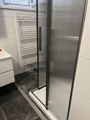 Erstbezug nach Komplettsanierung! Helle 3-Zimmer-Wohnung direkt an der U3 – Bild 2