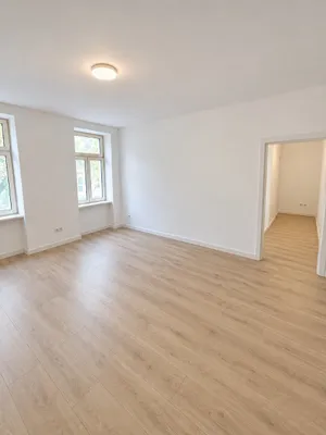 RENOVIERTE GROSSZÜGIGE 2-ZIMMER-WOHNUNG - SOFORTBEZUG - IDEAL FÜR 2ER-WG ODER PAAR, photo 1