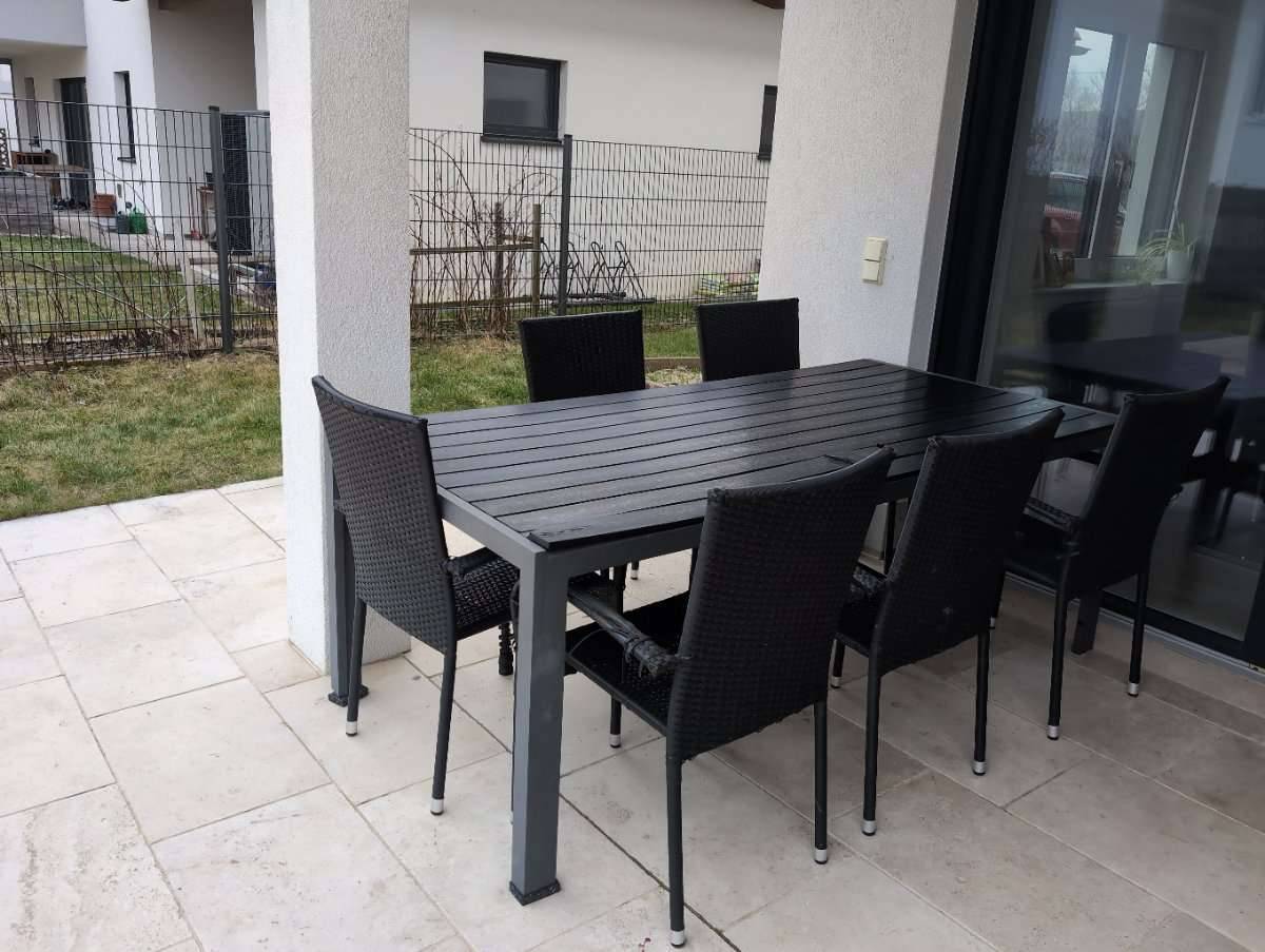 Gartenmöbel - Tischgestell und 6 Sessel