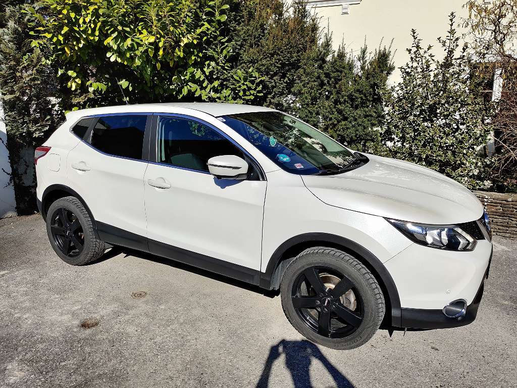 Nissan Qashqai 1,2 DIG-T 360° SUV / Geländewagen
