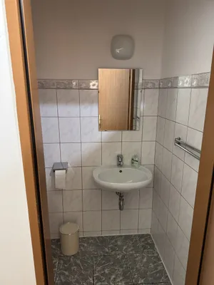3-Zimmer-Gewerbeimmobilie mieten in Wiener Neustadt Land – 225 m², € 3.650 – Bild 15 von 26