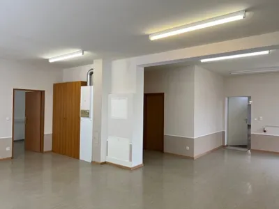 3-Zimmer-Gewerbeimmobilie mieten in Wiener Neustadt Land – 225 m², € 3.650 – Bild 3 von 26