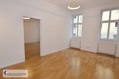 TOP RENOVIERTE 3-ZIMMER-WOHNUNG INKL. KFZ-ABSTELLPLATZ