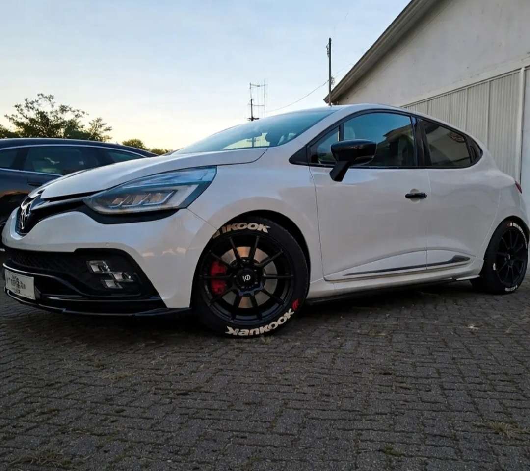 Renault Clio Renault Sport R.S. 240 EDC Trophy akrapovic