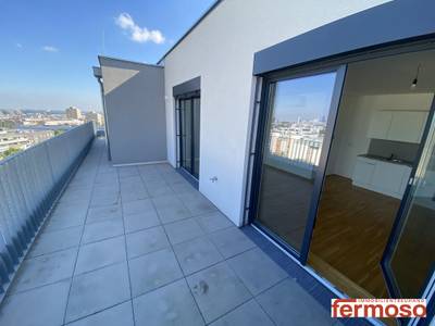 Stilvolle Dachgeschoßwohnung mit Weitblick - 1100 Wien