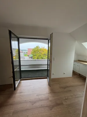 6-Zimmer-Wohnung mieten in Vöcklabruck – 120 m², € 850 – Bild 4 von 14