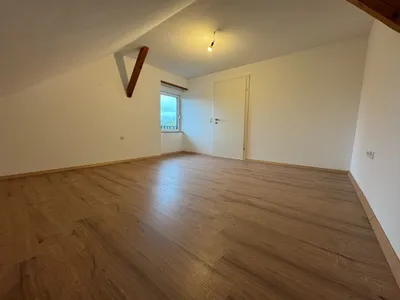 6-Zimmer-Wohnung mieten in Vöcklabruck – 120 m², € 850 – Bild 7 von 14