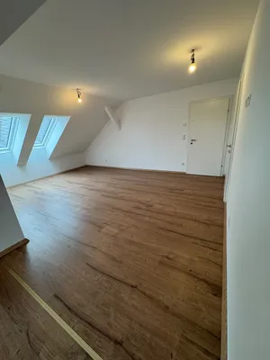 6-Zimmer-Wohnung mieten in Vöcklabruck – 120 m², € 850 – Bild 3 von 14