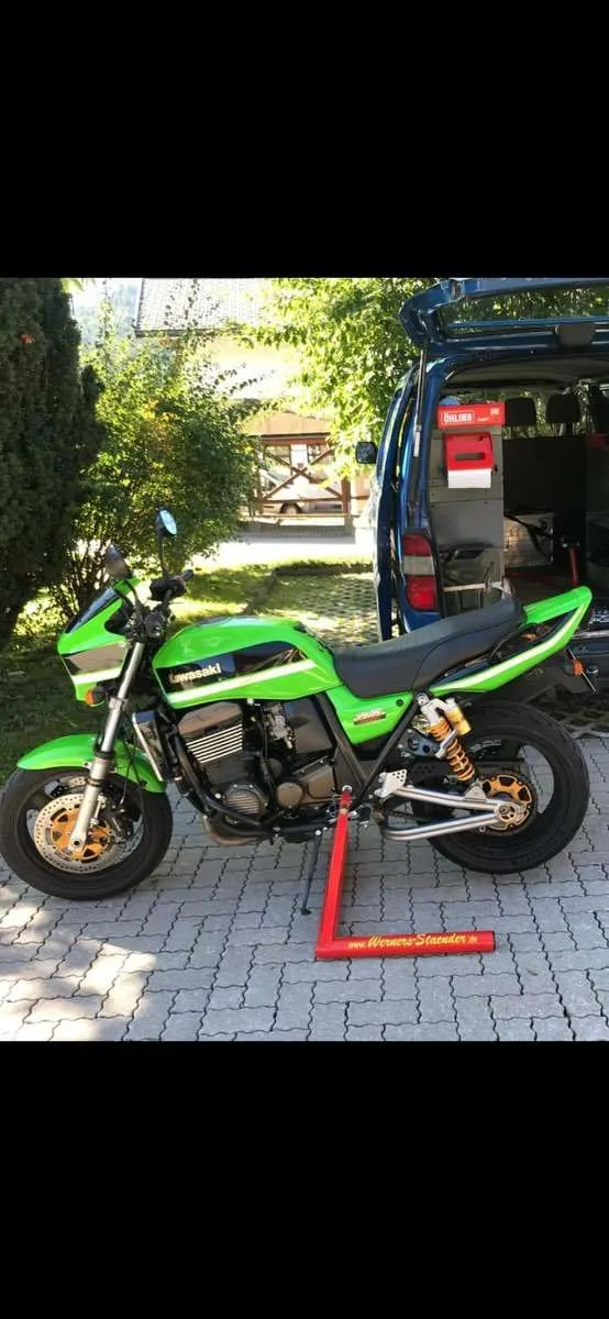 Kawasaki ZRX