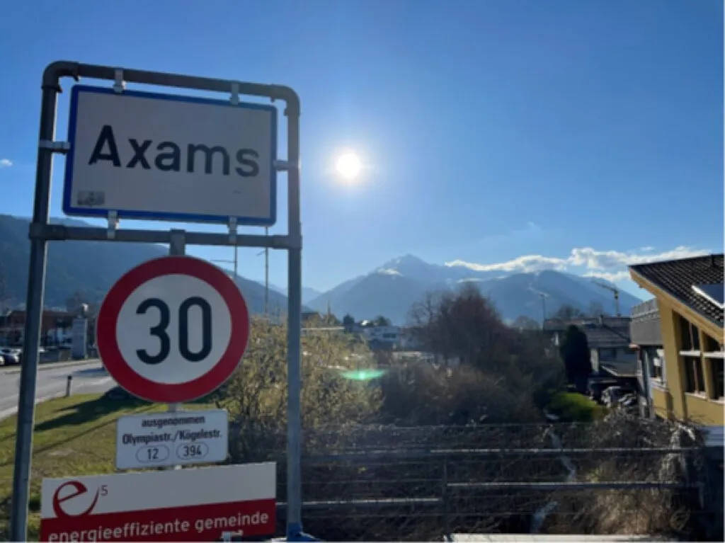Sonnenverwöhntes Grundstück in privilegierter Lage von Axams! - Ansicht 3