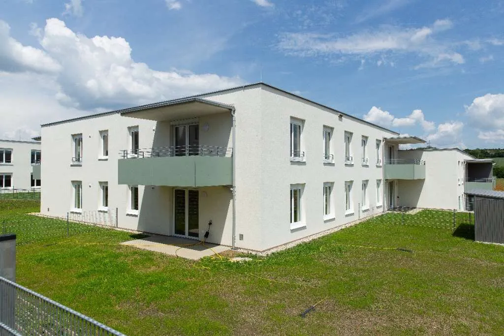 ERSTBEZUG: Traumhafte 3-Zimmer-Wohnung mit Balkon - Ansicht 2