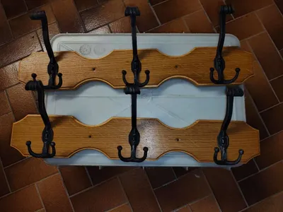 Garderobe- Gaderobenleiste mit Schmiedeeisen Haken, € 25,- (5310 Mondsee)