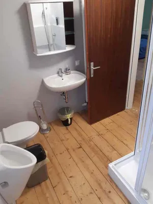 8-Zimmer-Haus mieten in Graz-Umgebung – 250 m², € 2.000 – Bild 5 von 11