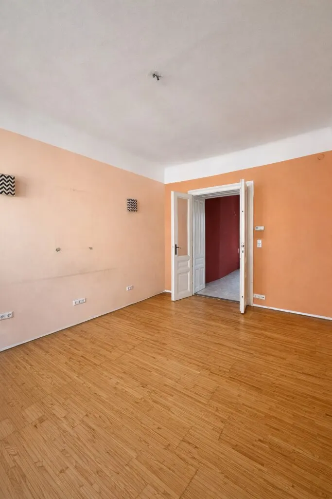 Charmante 3-Zimmer-Wohnung in 1170 Wien , 61 m², sanierungsbedürftig, mit Balkon Möglichkeit - Nähe Yppenplatz! - Ansicht 2