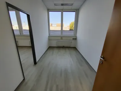 3-Zimmer-Gewerbeimmobilie mieten in Wels – 59 m², € 635 – Bild 2 von 6