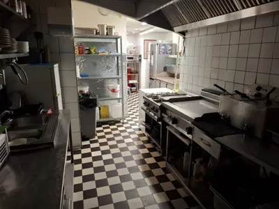 Gewerbeimmobilie mieten in Wien – 255 m², € 2.500 – Bild 7 von 7