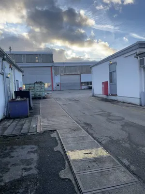 8-Zimmer-Gewerbeimmobilie mieten in Vöcklabruck – 233 m², € 1.977 – Bild 2 von 19