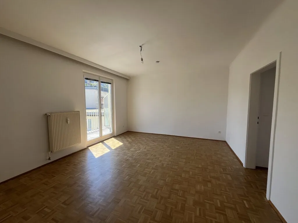 Mitten im 8en! Im 6.Liftstock, renovierte 2-Zimmer-Wohnung mit Terrasse ! - Ansicht 2