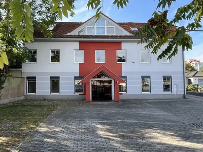13-Zimmer-Gewerbeimmobilie mieten in Mödling – € 3.590 – Bild 1 von 28