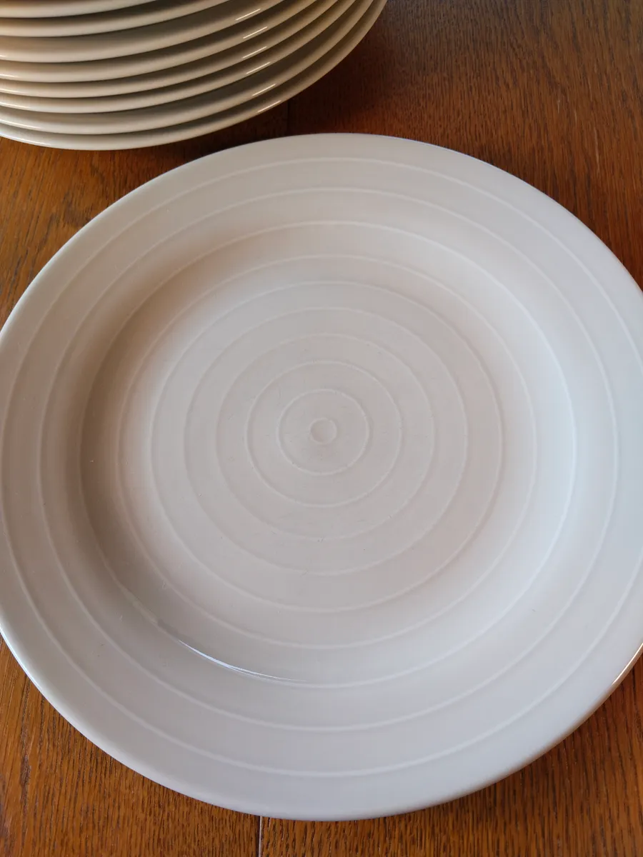 IKEA 365+ - 12 beige Teller, ältere Serie, € 42,- (4813 Altmünster)