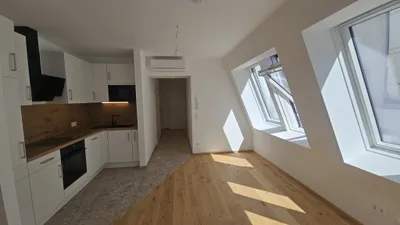 E R S T B E Z U G - Reizende 2-Zimmer-Wohnung mit schöner Dachterrasse – Bild 2