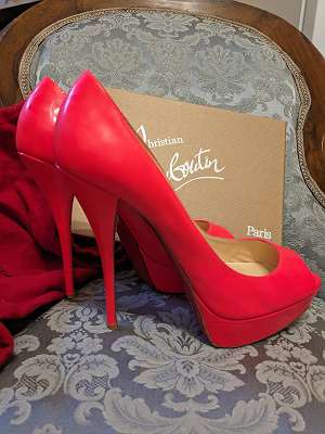 Nagelneue Louboutins zu verkaufen High Heels outlet