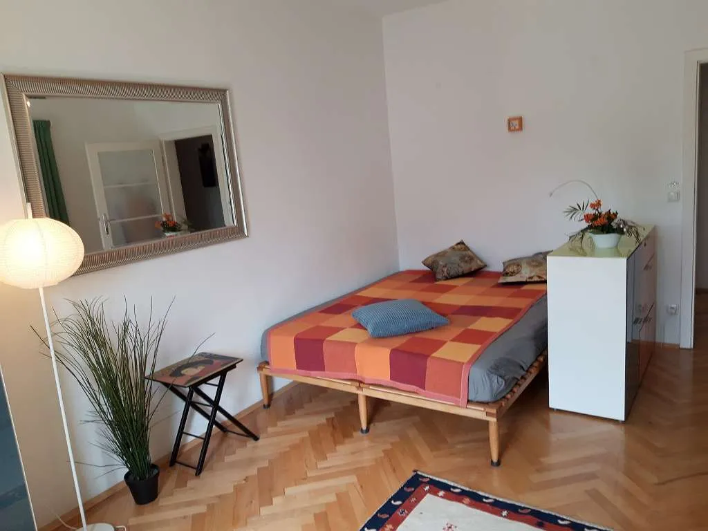 Traumhaftes 20m² Zimmer mit Südbalkon - Perfekt für Ruhesuchende! - Ansicht 2