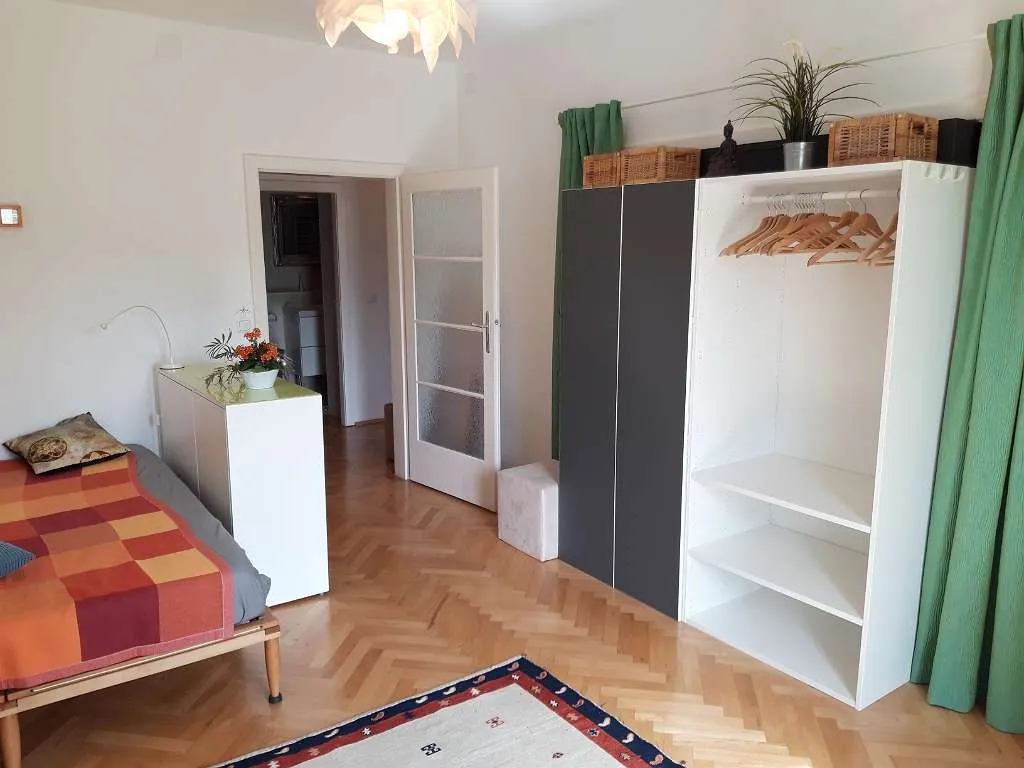 Traumhaftes 20m² Zimmer mit Südbalkon - Perfekt für Ruhesuchende! - Ansicht 3