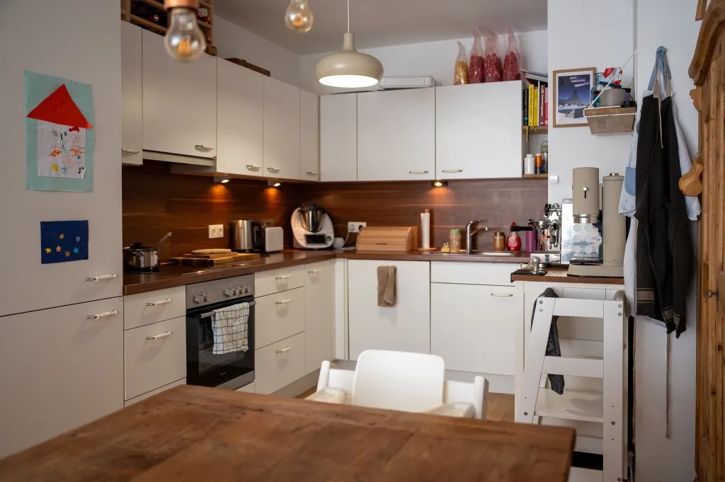 Traumhafte Dachgeschoss-Maisonette mit Grünblick, nahe AKH - Privatverkauf – pohled 3