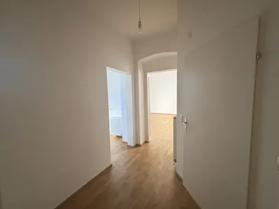 Ruhepol in 1140: Helle 2 - Zimmer -Altbauwohnung zum Innenhof – Bild 3