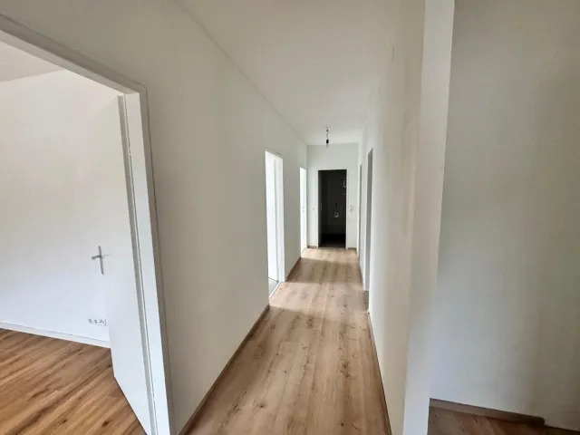3 Zimmer Genossenschaftswohnung mit Loggia und Fernblick - Ansicht 3