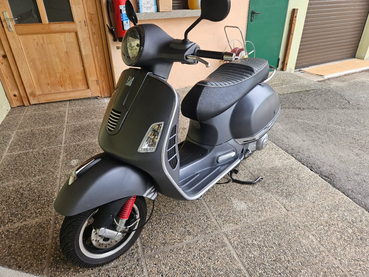 Vespa GTS