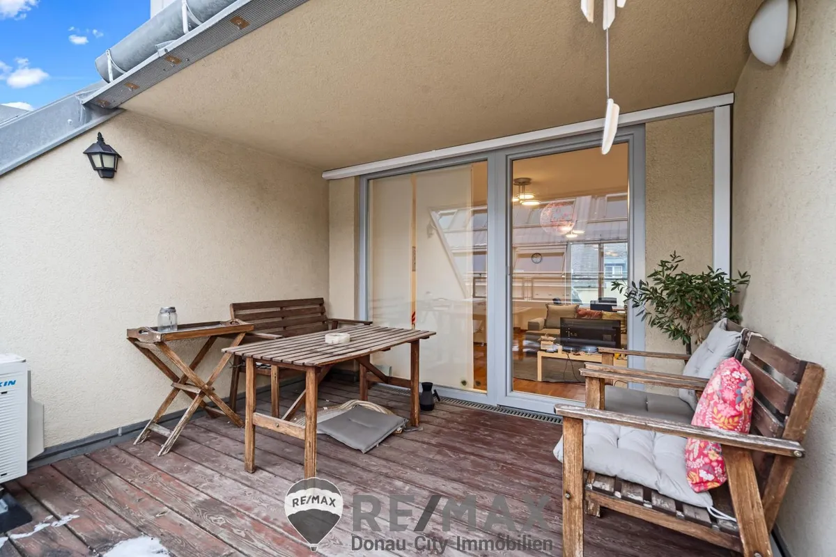 "TOP LAGE-Dachgeschoss--Loggia -Wollzeile-Warmwasser und Heizung" - Ansicht 2