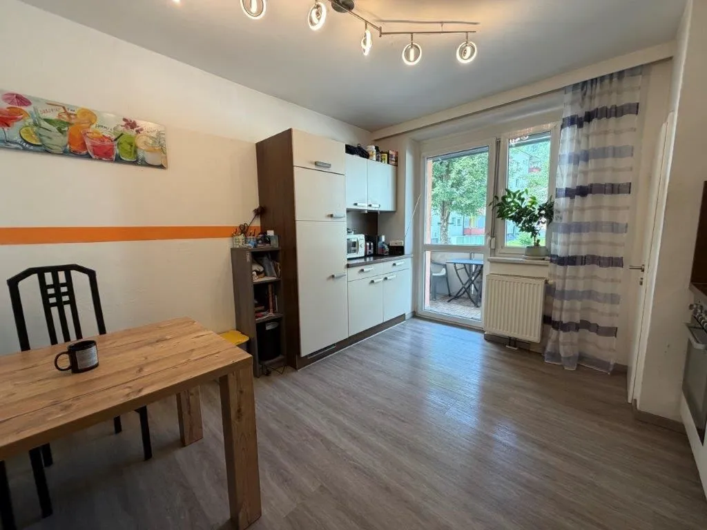 Dreizimmerwohnung mit zwei Balkonen und Parkplatz in Lienz zu verkaufen! – pohled 2