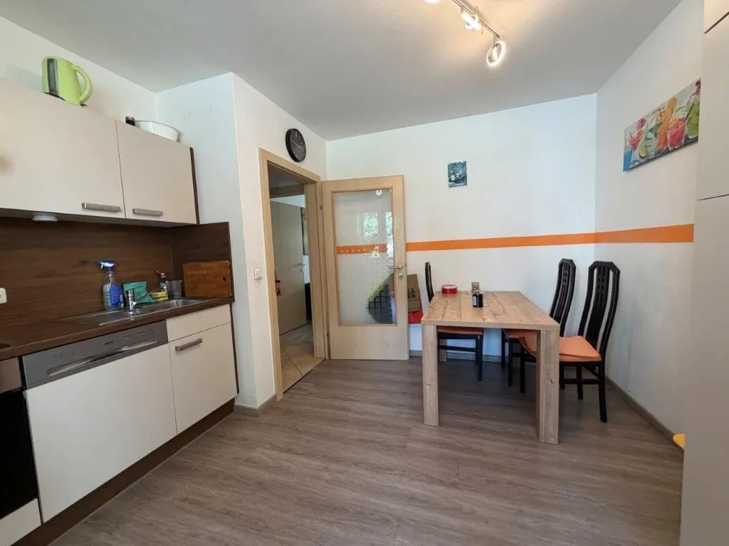 Dreizimmerwohnung mit zwei Balkonen und Parkplatz in Lienz zu verkaufen! – pohled 3